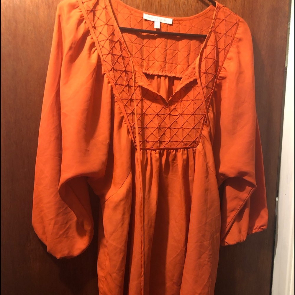 Flowy Shirt in great Spring Color.